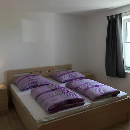 Zur Alten Schule Apartment