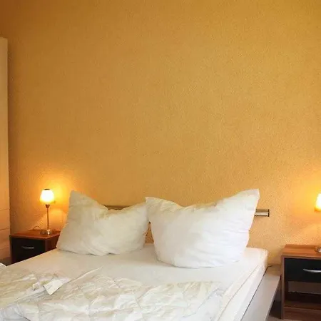 Zur Alten Schule Apartment *