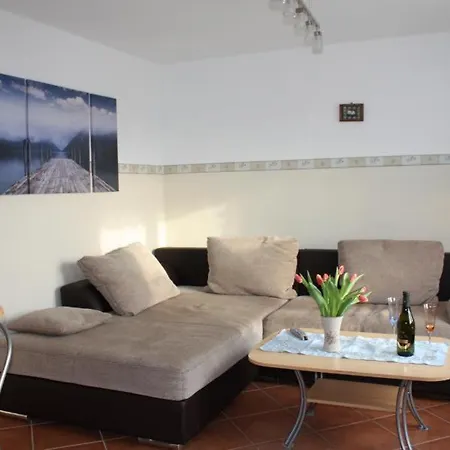 Zur Alten Schule Apartment *
